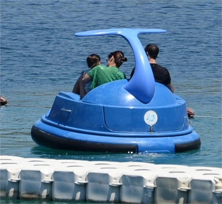 Demet Akalın tatil sezonunu açtı