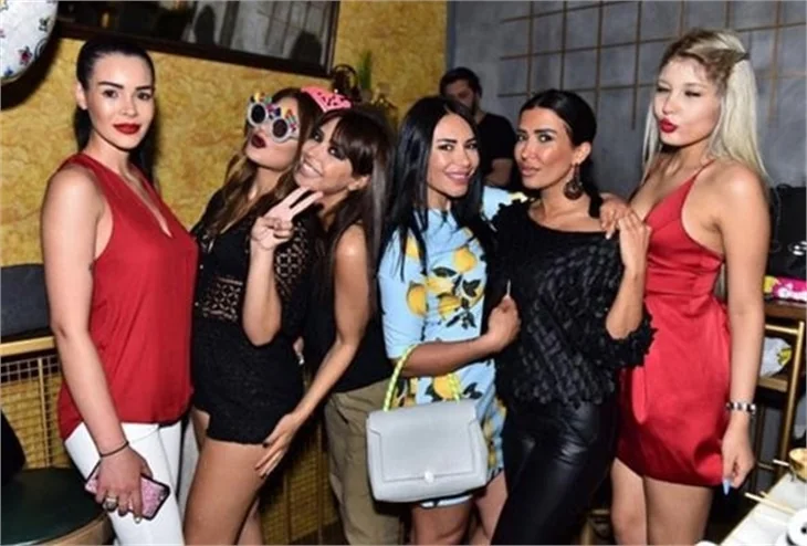 Nihal Candan'a doğum günü partisi..
