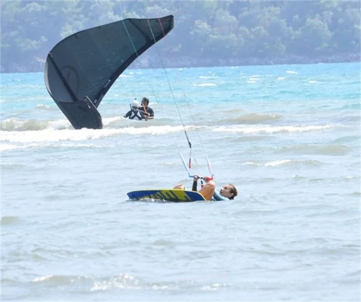 Betül Demir'in kitesurf'le imtihanı