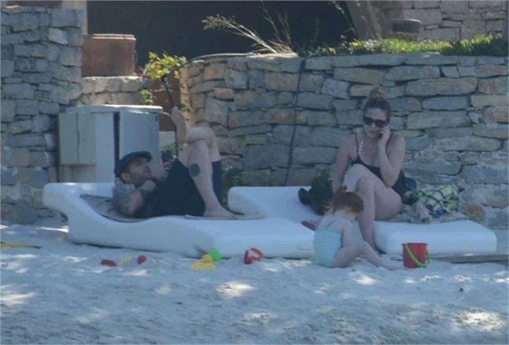 Gökhan Özoğuz'un Bodrum'da aile saadeti
