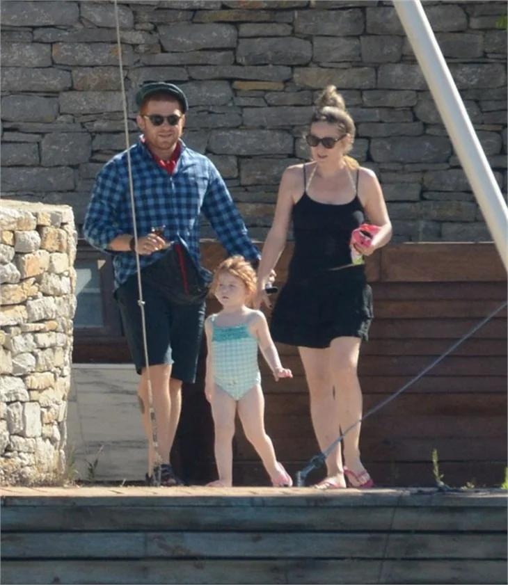 Gökhan Özoğuz'un Bodrum'da aile saadeti