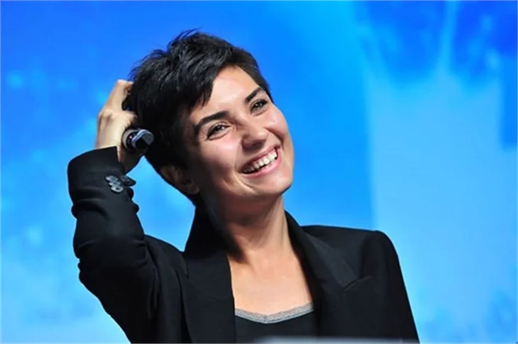Kıvanç Tatlıtuğ'un partneri Tuba Büyüküstün oldu