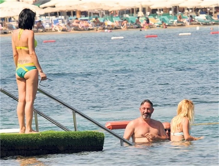 Cem Yılmaz Bodrum'da tatilde