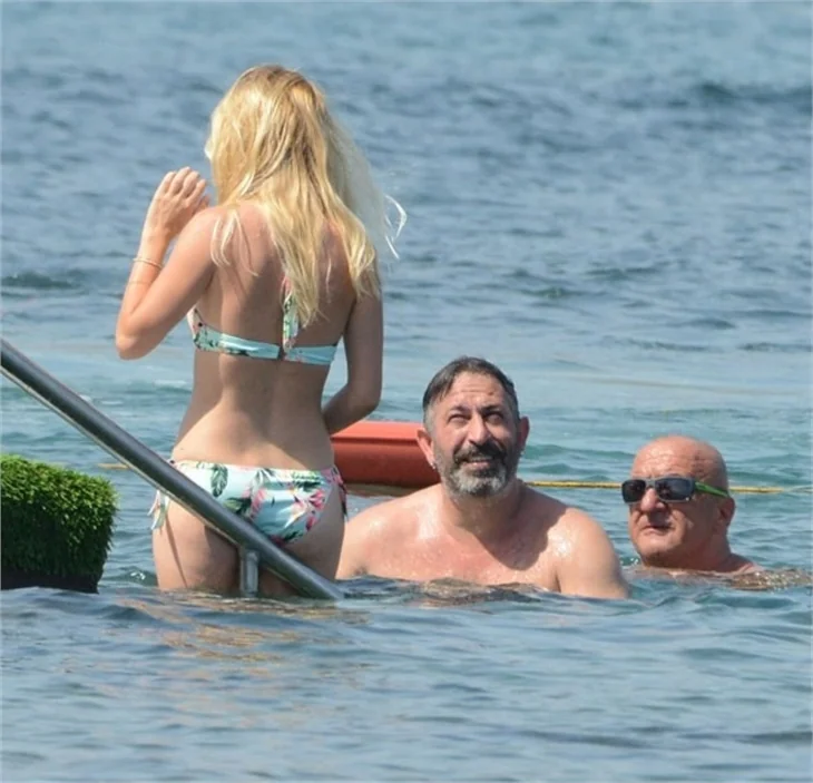 Cem Yılmaz Bodrum'da tatilde