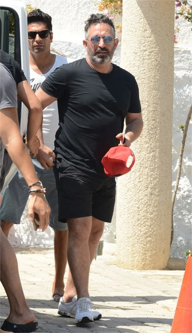 Cem Yılmaz Bodrum'da tatilde