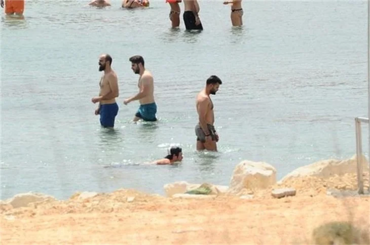 Kıvanç ve Başak'ın el ele aşk yürüyüşü!