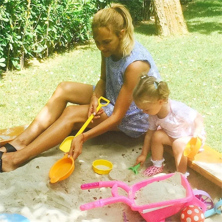 Meryem Uzerli artık kızı Lara'yı gizlemiyor