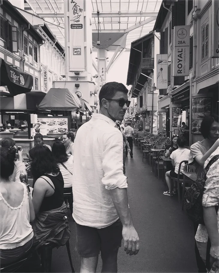 Ezgi Eyüboğlu ile Kaan Yıldırım balayına Singapur'da devam ediyor