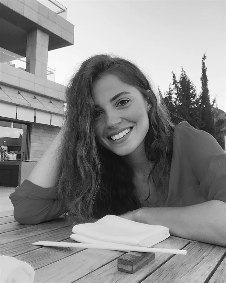 Ezgi Eyüboğlu ile Kaan Yıldırım balayına Singapur'da devam ediyor