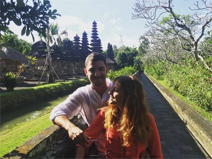 Ezgi Eyüboğlu ile Kaan Yıldırım balayına Singapur'da devam ediyor