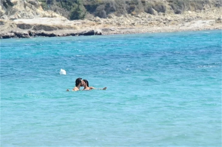 Berrak Tüzünataç ile Birkan Sokullu'nun aşk tatili