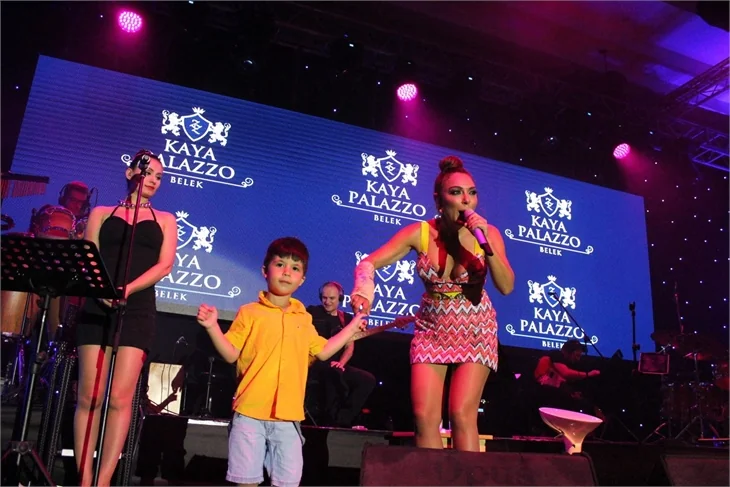 Kaya Palazzo Belek'te Ziynet Sali rüzgarı...