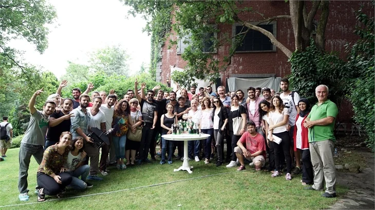 'Kördüğüm'den ilk sezona neşeli veda!