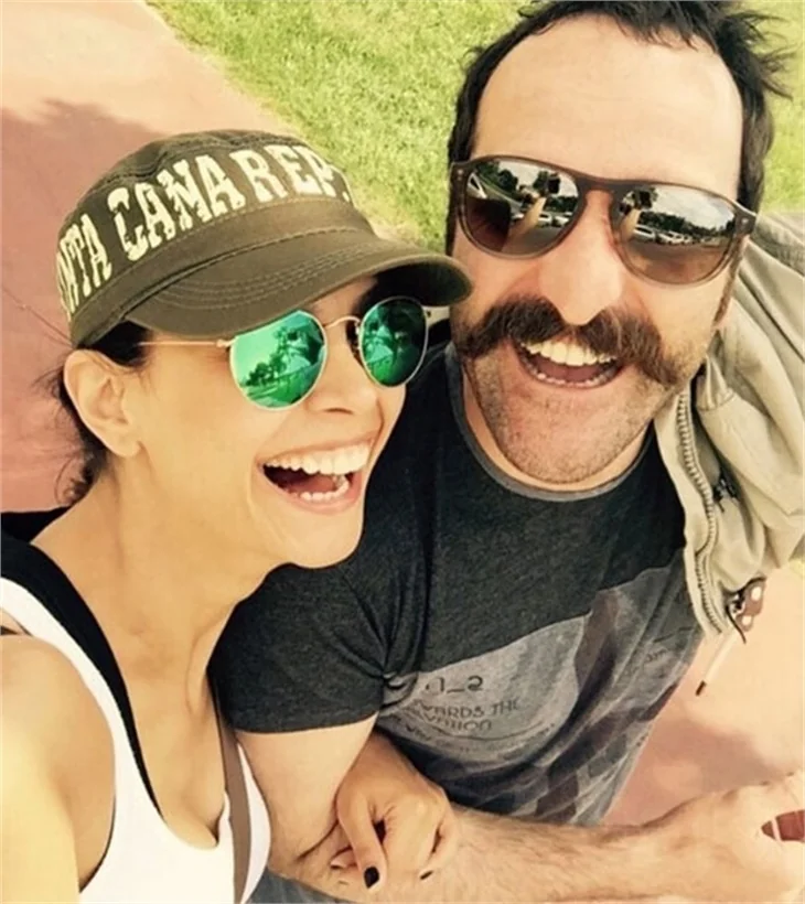 Timur Acar ve Eda Özerkan'ın düğün davetiyeleri ortaya çıktı!