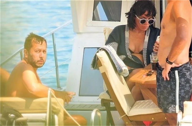 Hamile Gülşen bikinili yakalandı