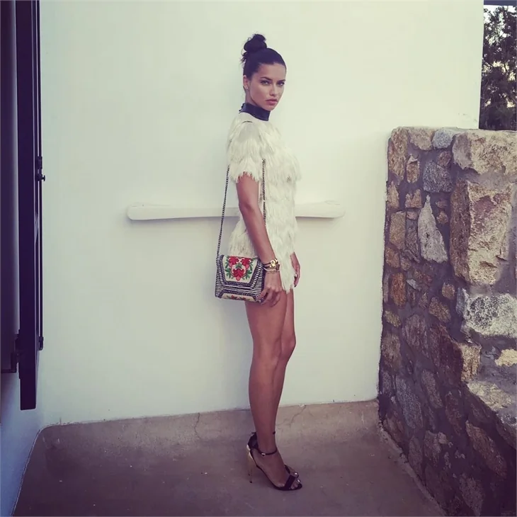 Adriana Lima Mykonos tatilinde