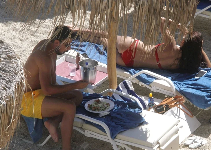 Adriana Lima Mykonos tatilinde