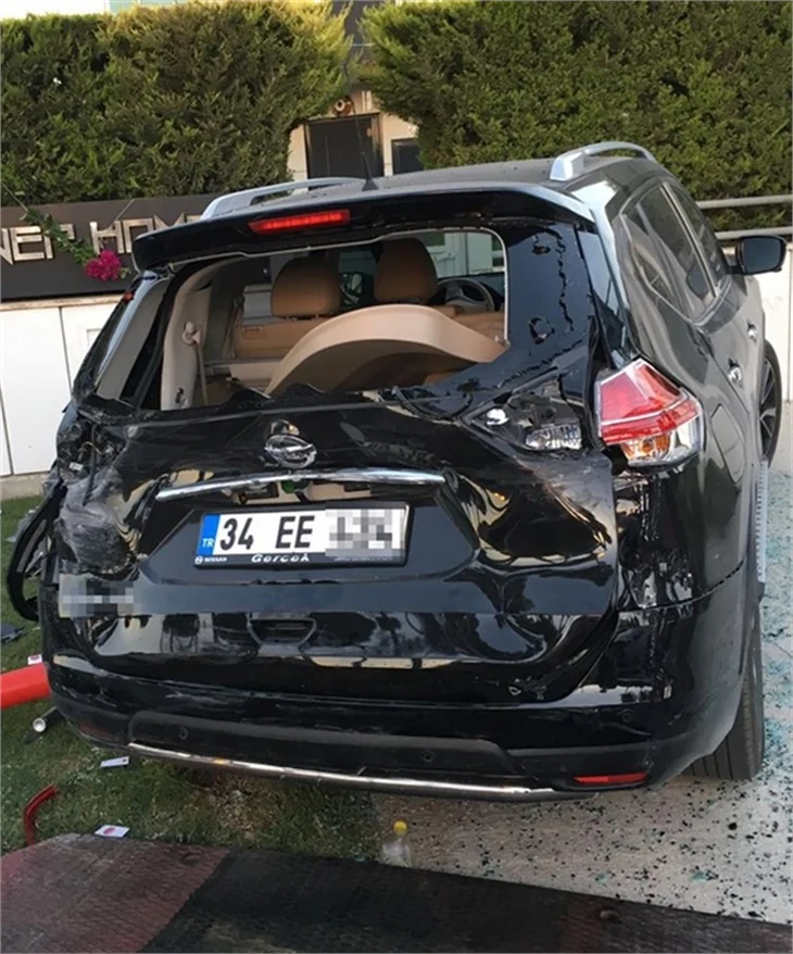 Ece Erken'e kaza şoku!