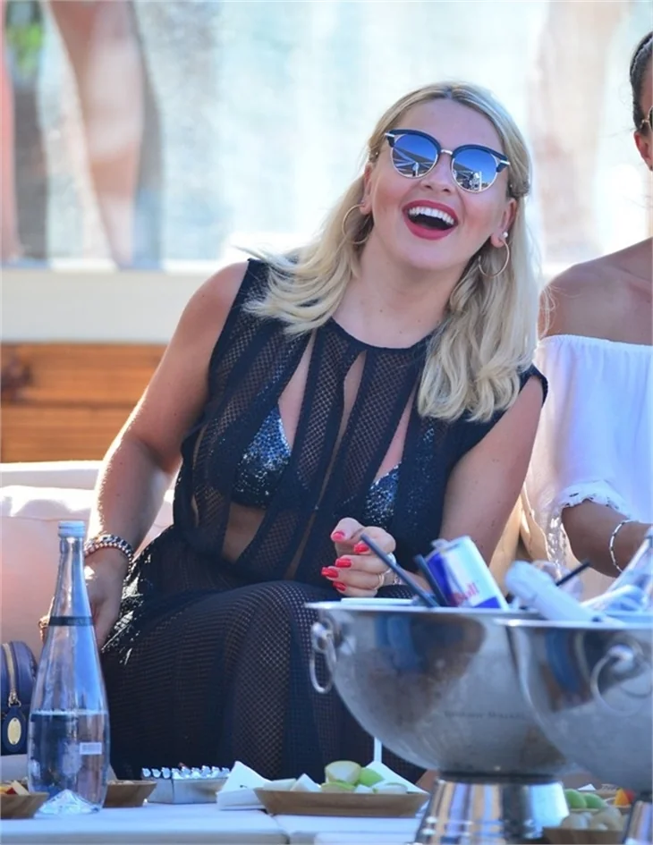 Hadise'nin eski halinden eser kalmadı