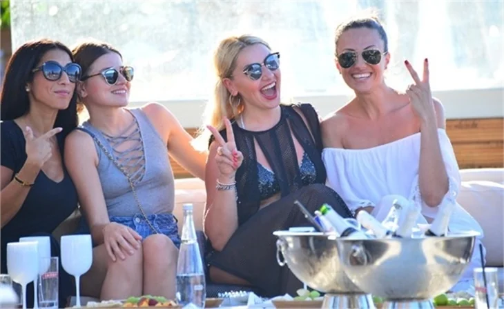Hadise'nin eski halinden eser kalmadı