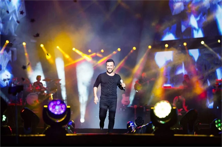 Tarkan, Antalya'yı salladı!