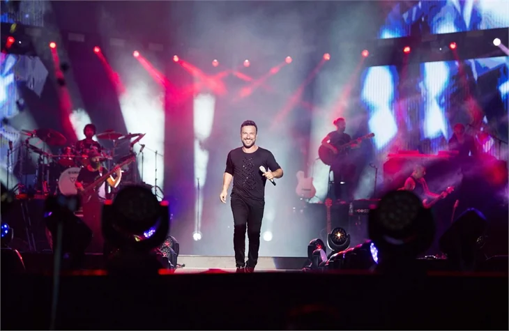 Tarkan, Antalya'yı salladı!