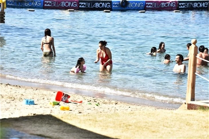 Yeşim Salkım eski eşiyle tatilde