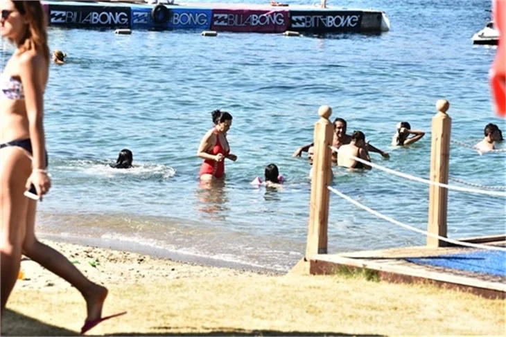 Yeşim Salkım eski eşiyle tatilde