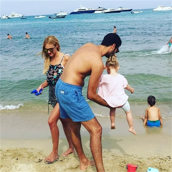 Ünlülerin tatil pozları