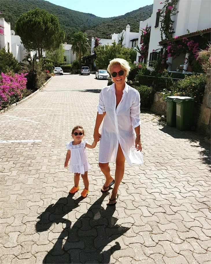 Ünlülerin tatil pozları