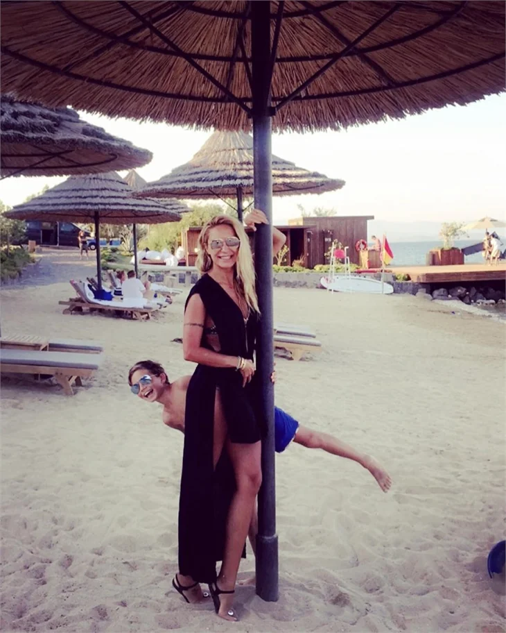 Ünlülerin tatil pozları