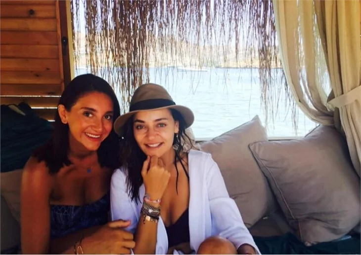 Ünlülerin tatil pozları