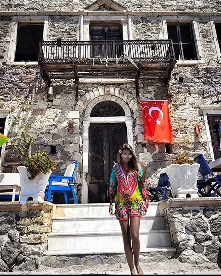 Ünlülerin tatil pozları