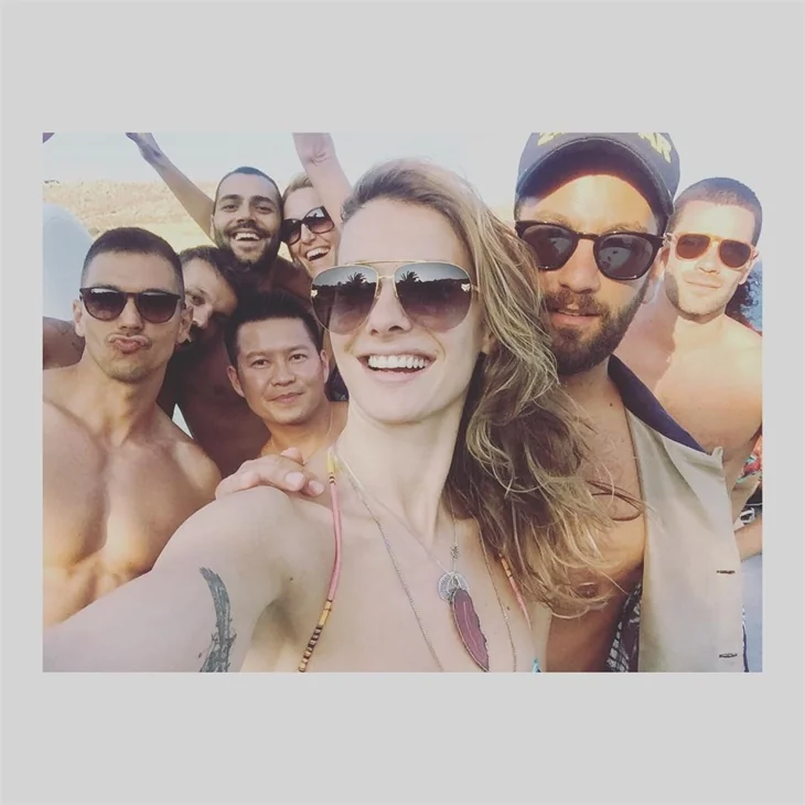 Ünlülerin tatil pozları