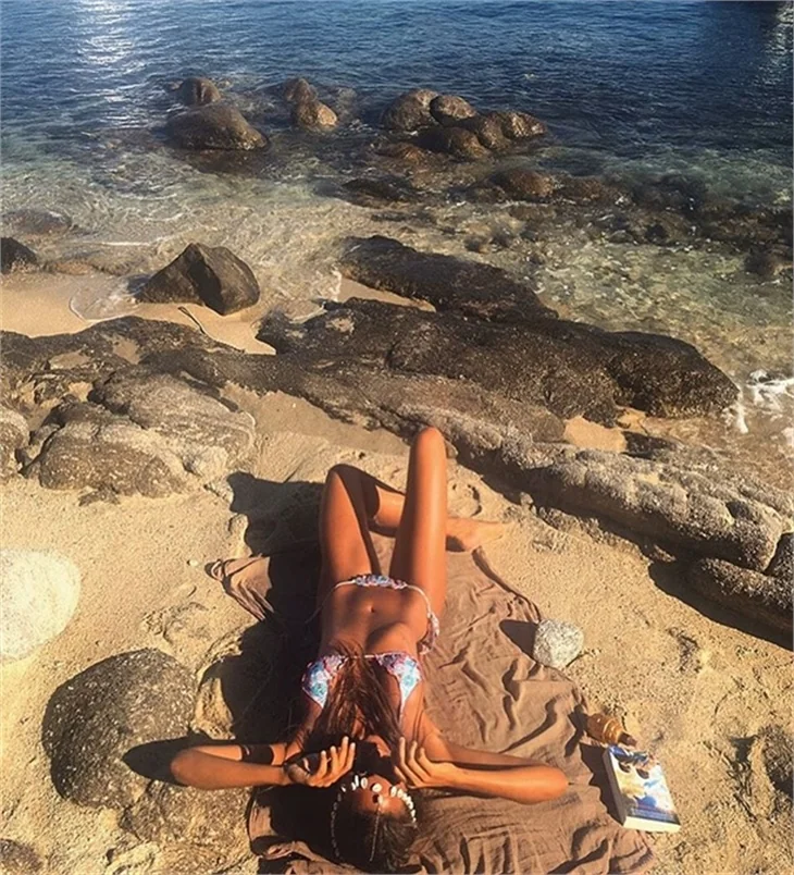 Ünlülerin tatil pozları