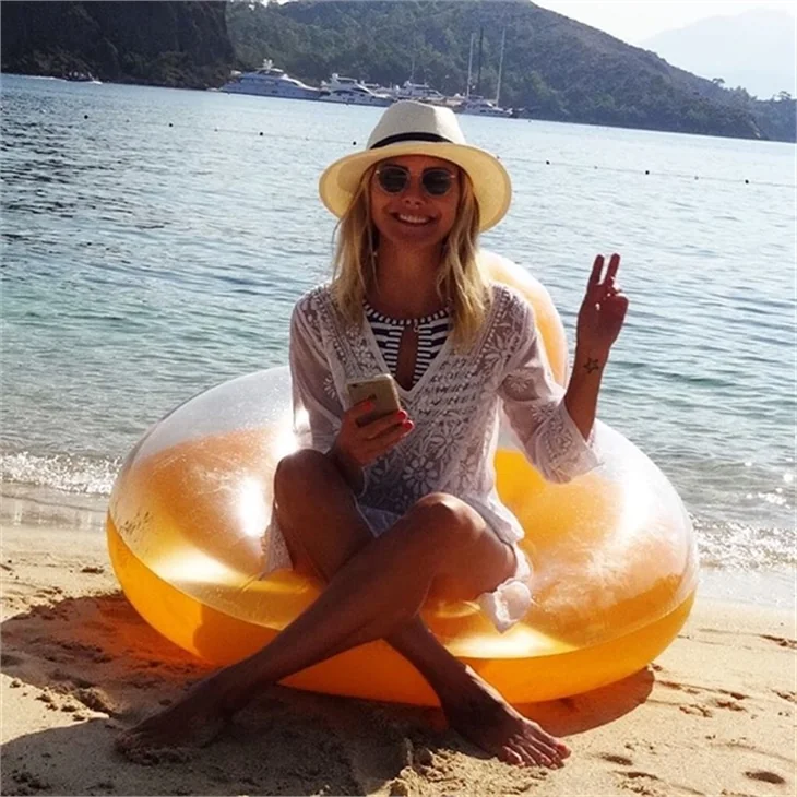 Ünlülerin tatil pozları