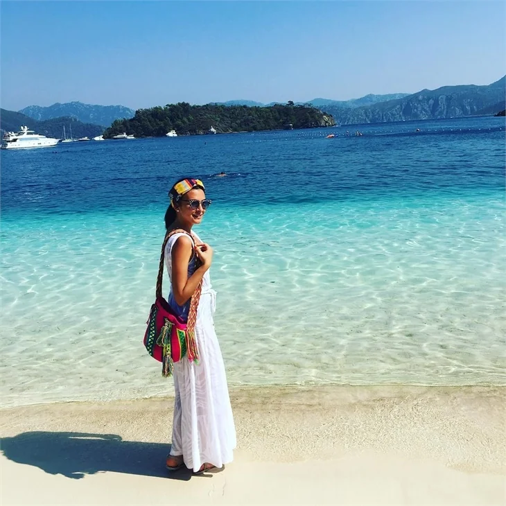 Ünlülerin tatil pozları