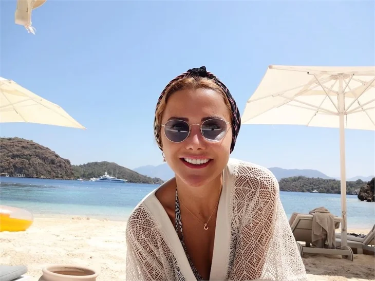 Ünlülerin tatil pozları