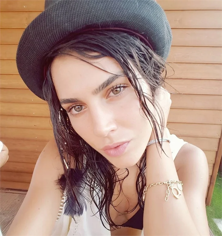 Ünlülerin tatil pozları
