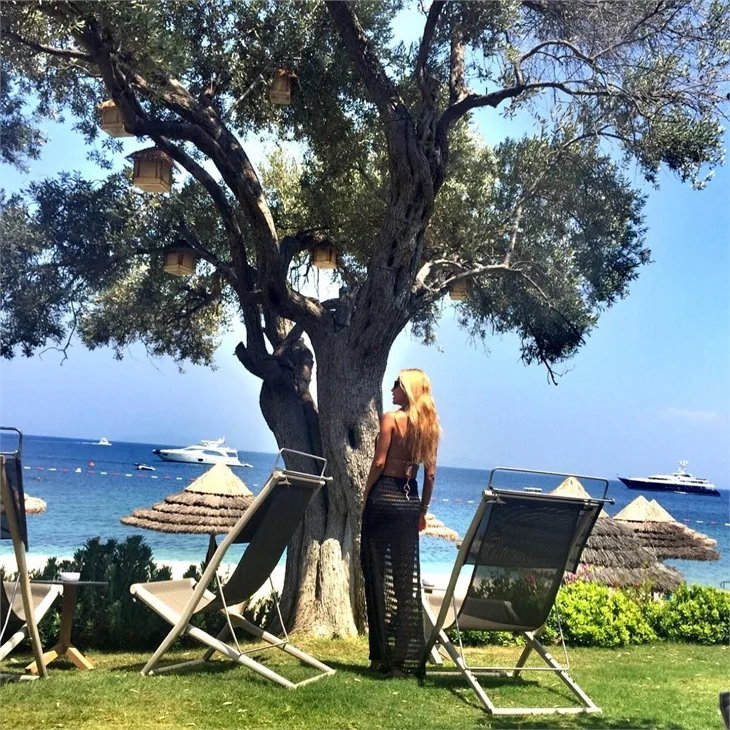 Ünlülerin tatil pozları