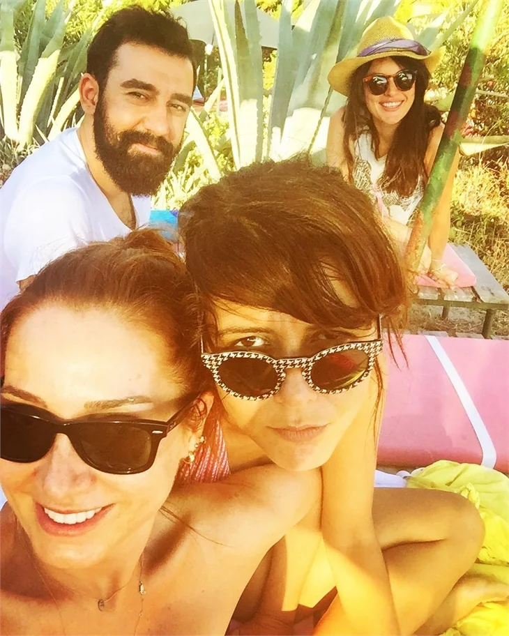 Ünlülerin tatil pozları