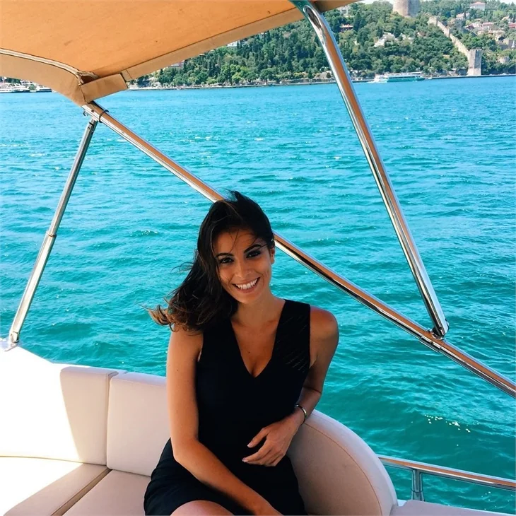 Ünlülerin tatil pozları