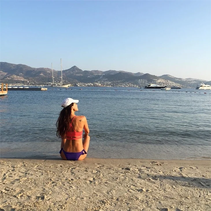 Ünlülerin tatil pozları