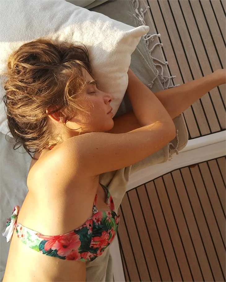 Ünlülerin tatil pozları