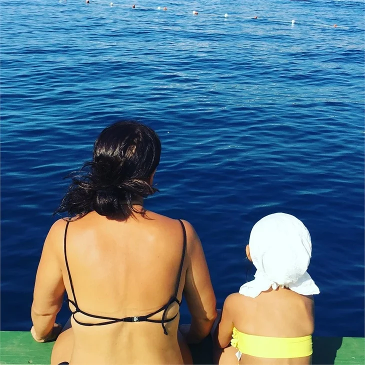 Ünlülerin tatil pozları