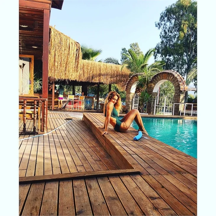 Ünlülerin tatil pozları