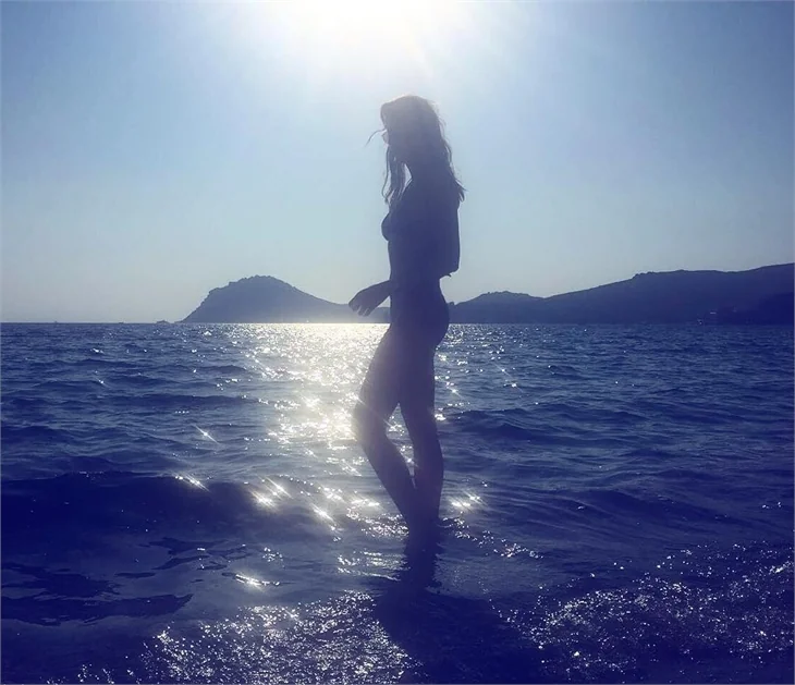 Ünlülerin tatil pozları