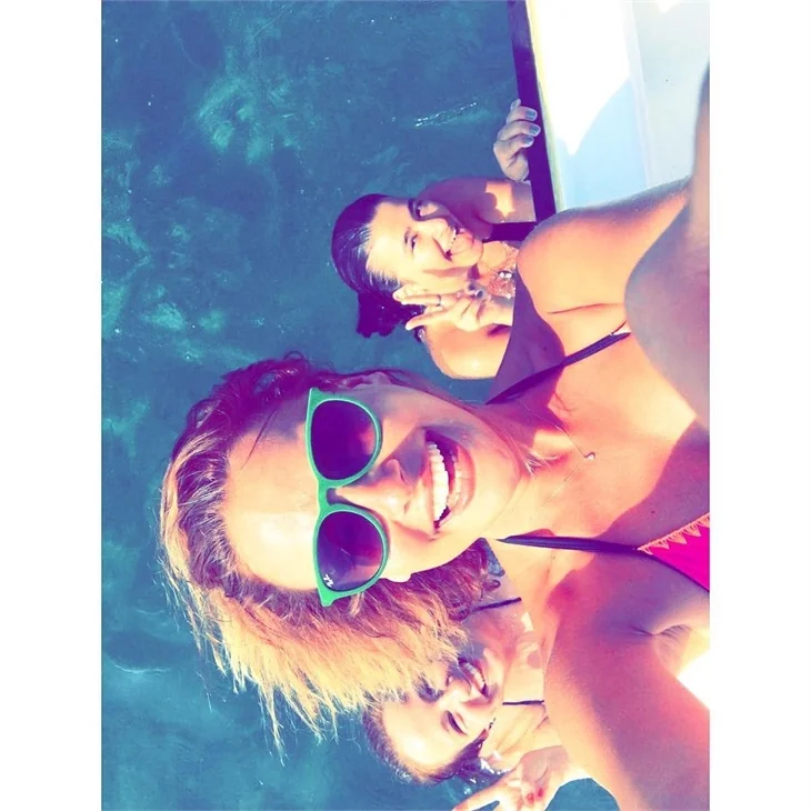 Ünlülerin tatil pozları