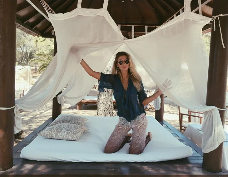 Ünlülerin tatil pozları