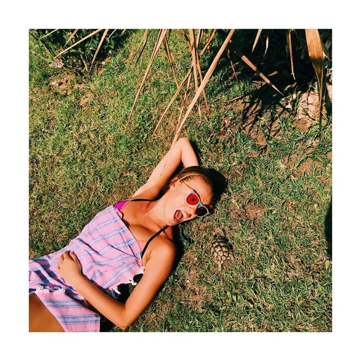 Ünlülerin tatil pozları